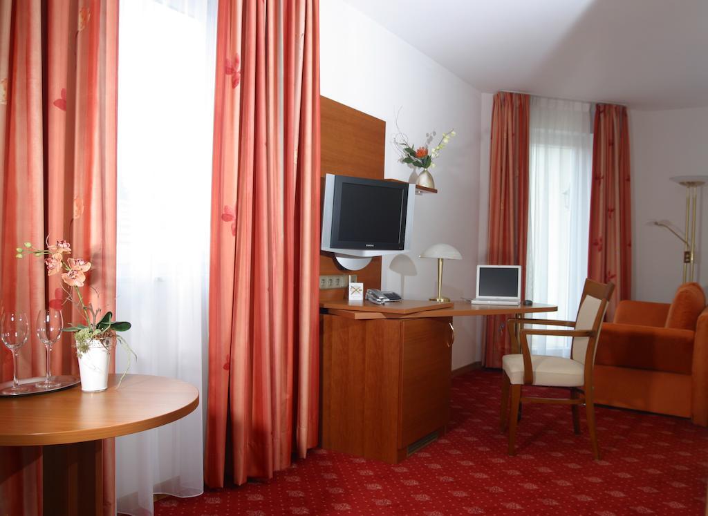 Hotel zur Pfalz Kandel Zimmer foto